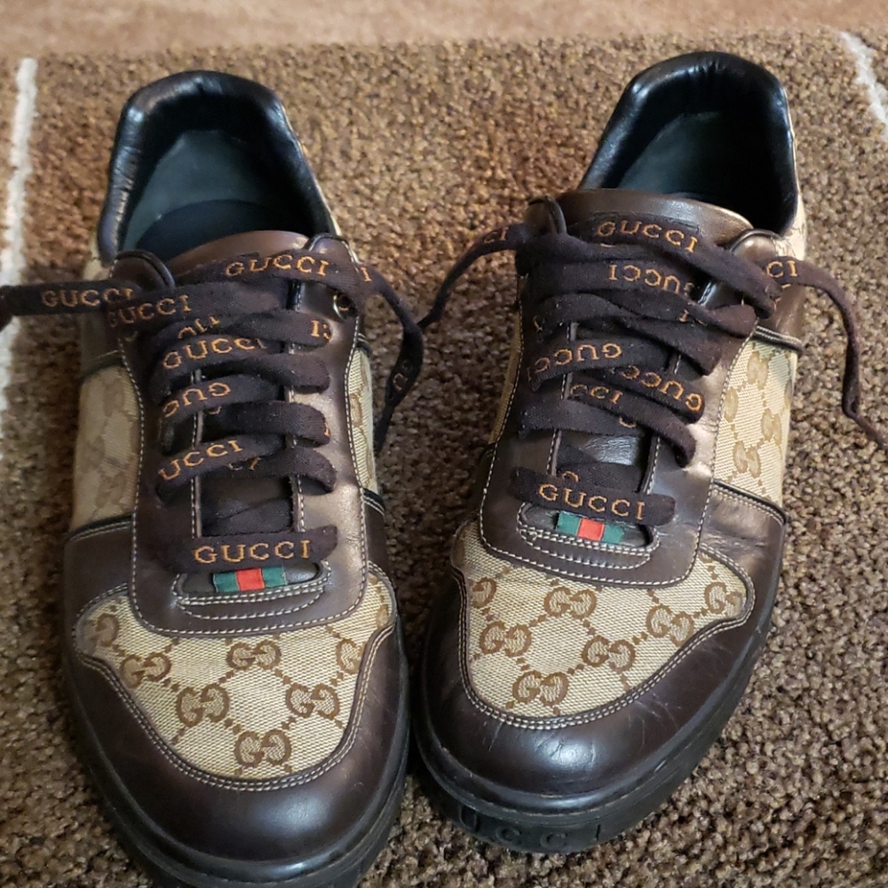 Gucci brown beige signature monogram sneakers